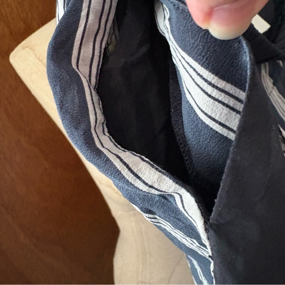 MASON Sz 0 Silk Shorts Striped Navy Blue White Black Lining Pockets - Picture 7 of 9